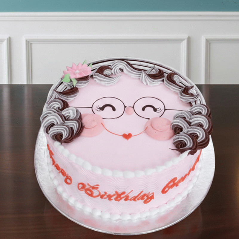 Queen of the Family Grandma Cake